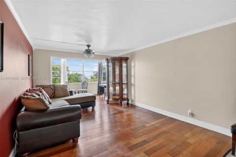 Condo in Plantation, Florida, 2 bedrooms  № 2186060 - photo 10