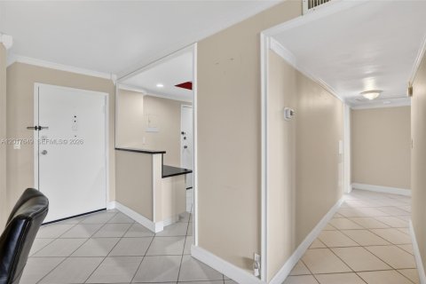 Condo in Plantation, Florida, 2 bedrooms  № 2186060 - photo 12
