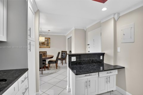 Condo in Plantation, Florida, 2 bedrooms  № 2186060 - photo 14