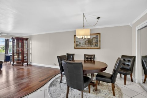 Condo in Plantation, Florida, 2 bedrooms  № 2186060 - photo 11
