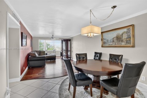 Condo in Plantation, Florida, 2 bedrooms  № 2186060 - photo 3