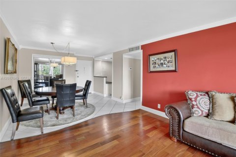Condo in Plantation, Florida, 2 bedrooms  № 2186060 - photo 2