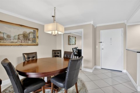 Condo in Plantation, Florida, 2 bedrooms  № 2186060 - photo 4