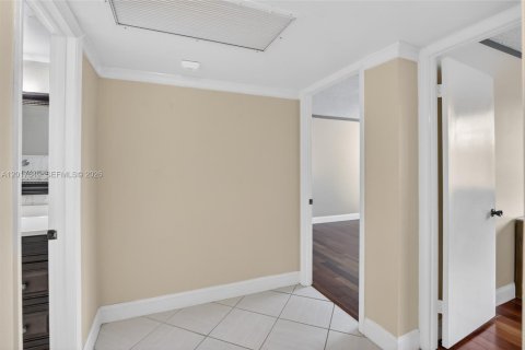 Condo in Plantation, Florida, 2 bedrooms  № 2186060 - photo 28