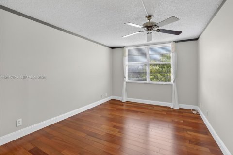 Condo in Plantation, Florida, 2 bedrooms  № 2186060 - photo 17