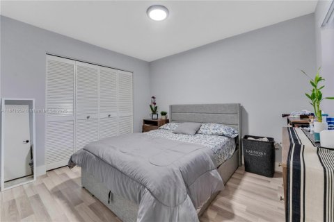 Condominio en venta en Pembroke Pines, Florida, 2 dormitorios, 96.34 m2 № 1895842 - foto 15