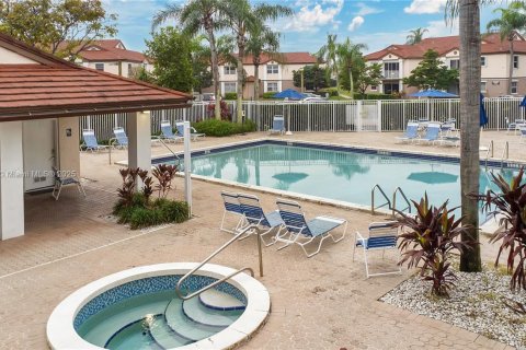 Condominio en venta en Pembroke Pines, Florida, 2 dormitorios, 96.34 m2 № 1895842 - foto 23