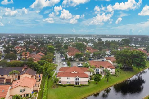 Condominio en venta en Pembroke Pines, Florida, 2 dormitorios, 96.34 m2 № 1895842 - foto 21
