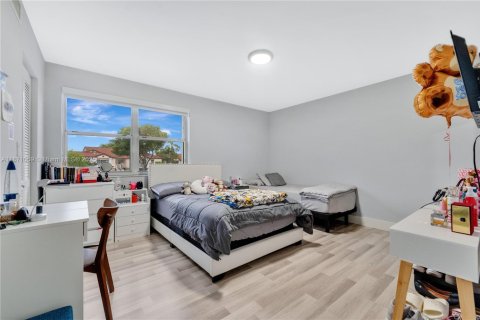 Condominio en venta en Pembroke Pines, Florida, 2 dormitorios, 96.34 m2 № 1895842 - foto 12