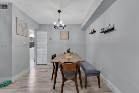 Condominio en venta en Pembroke Pines, Florida, 2 dormitorios, 96.34 m2 № 1895842 - foto 9