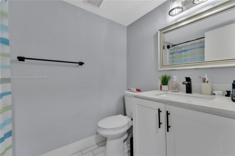 Condominio en venta en Pembroke Pines, Florida, 2 dormitorios, 96.34 m2 № 1895842 - foto 16