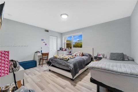 Condominio en venta en Pembroke Pines, Florida, 2 dormitorios, 96.34 m2 № 1895842 - foto 13