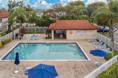 Condominio en venta en Pembroke Pines, Florida, 2 dormitorios, 96.34 m2 № 1895842 - foto 24