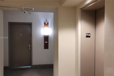 Copropriété à louer à Miami, Floride: 1 chambre, 46.73 m2 № 1940521 - photo 5