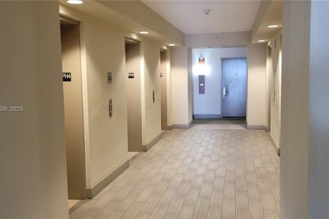 Copropriété à louer à Miami, Floride: 1 chambre, 46.73 m2 № 1940521 - photo 4