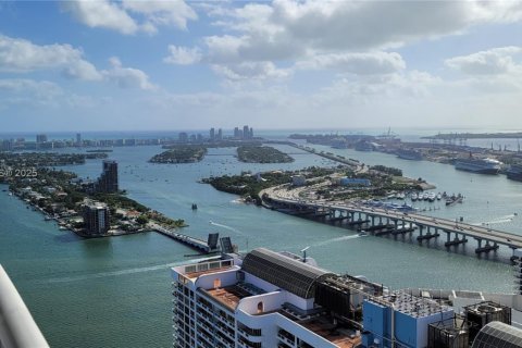 Copropriété à louer à Miami, Floride: 1 chambre, 46.73 m2 № 1940521 - photo 2