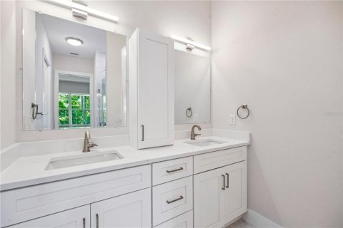 Commercial property in Palm Coast, Florida 6 bedrooms, 286.79 sq.m. № 2102458 - photo 28