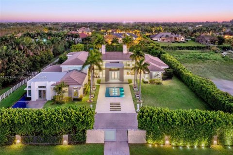 House in Southwest Ranches, Florida 6 bedrooms, 1265.24 sq.m. № 1714148 - photo 16