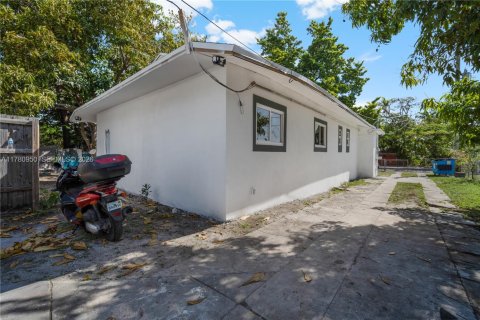 Immobilier commercial à vendre à Miami, Floride: 179.12 m2 № 2088752 - photo 27