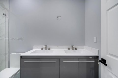 Immobilier commercial à vendre à Miami, Floride: 179.12 m2 № 2088752 - photo 21