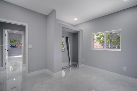 Immobilier commercial à vendre à Miami, Floride: 179.12 m2 № 2088752 - photo 24