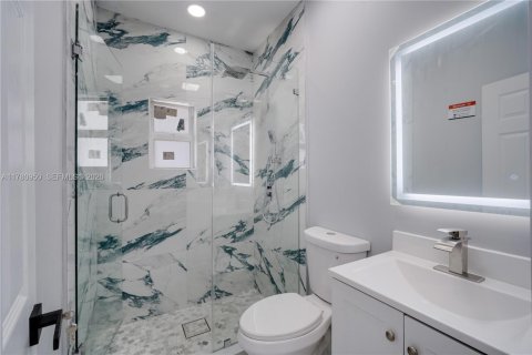 Immobilier commercial à vendre à Miami, Floride: 179.12 m2 № 2088752 - photo 18