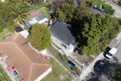 Immobilier commercial à vendre à Miami, Floride: 179.12 m2 № 2088752 - photo 30
