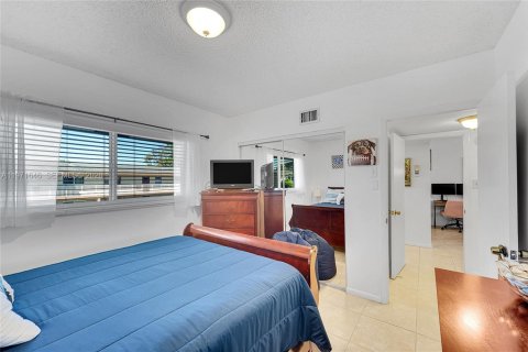 Купить кондоминиум в Маргит, Флорида 2 спальни, 91.97м2, № 2040368 - фото 7