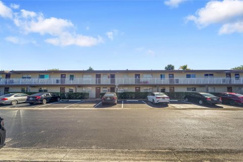 Купить кондоминиум в Маргит, Флорида 2 спальни, 91.97м2, № 2040368 - фото 12