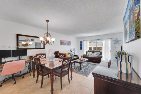 Купить кондоминиум в Маргит, Флорида 2 спальни, 91.97м2, № 2040368 - фото 4