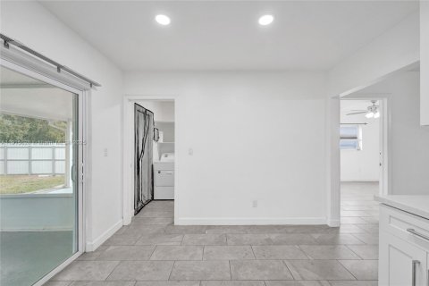 Villa ou maison à louer à Hollywood, Floride: 3 chambres, 111.48 m2 № 1971777 - photo 21