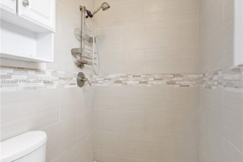 Villa ou maison à louer à Hollywood, Floride: 3 chambres, 111.48 m2 № 1971777 - photo 30