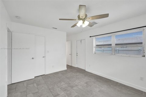 Villa ou maison à louer à Hollywood, Floride: 3 chambres, 111.48 m2 № 1971777 - photo 27