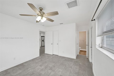 Villa ou maison à louer à Hollywood, Floride: 3 chambres, 111.48 m2 № 1971777 - photo 26