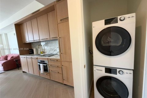 Appartement à louer à Miami, Floride: 1 chambre, 75.9 m2 № 2257022 - photo 2