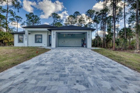 Casa en venta en Lehigh Acres, Florida, 4 dormitorios № 2000951 - foto 3