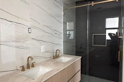 Casa en venta en Lehigh Acres, Florida, 4 dormitorios № 2000951 - foto 11