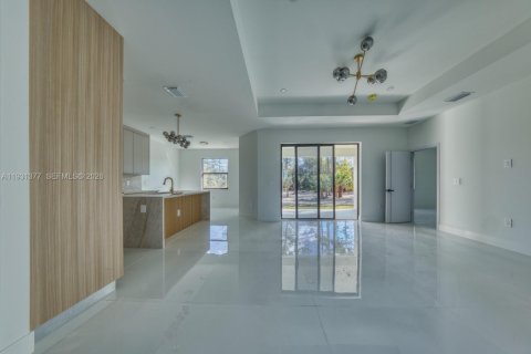 Casa en venta en Lehigh Acres, Florida, 4 dormitorios № 2000951 - foto 6