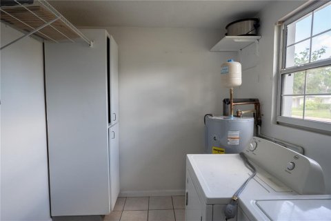 Casa en venta en Brandon, Florida, 3 dormitorios, 110.83 m2 № 2151121 - foto 12