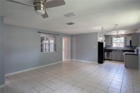 Casa en venta en Brandon, Florida, 3 dormitorios, 110.83 m2 № 2151121 - foto 19