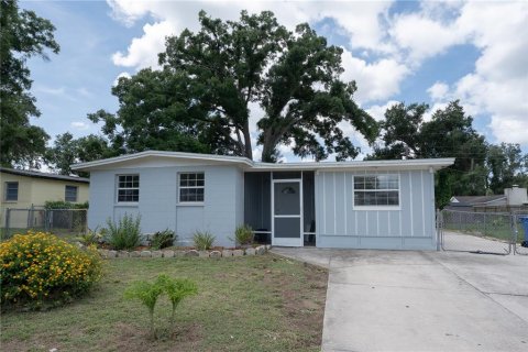 Casa en Brandon, Florida 3 dormitorios, 110.83 m2 № 2151121