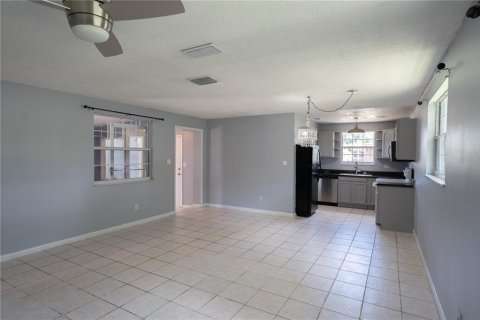 Casa en venta en Brandon, Florida, 3 dormitorios, 110.83 m2 № 2151121 - foto 18