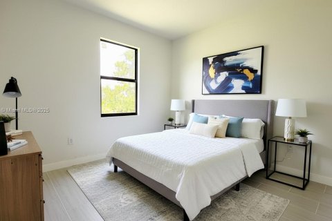 House in Lehigh Acres, Florida 3 bedrooms, 148.64 sq.m. № 2013479 - photo 13