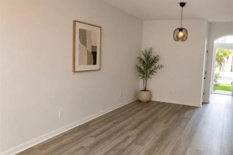 Touwnhouse à louer à Kissimmee, Floride: 3 chambres, 152.64 m2 № 2211106 - photo 4