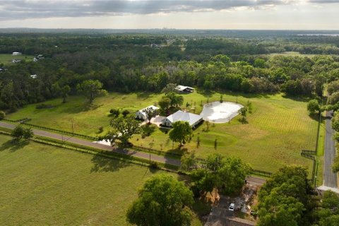 House in Plant City, Florida 5 bedrooms, 425.21 sq.m. № 1724006 - photo 3