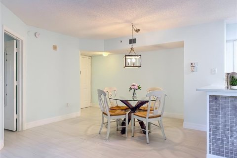 Copropriété à vendre à Bonita Springs, Floride: 2 chambres, 94.11 m2 № 2432729 - photo 4