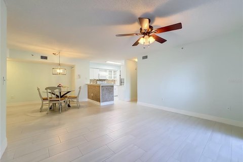 Copropriété à vendre à Bonita Springs, Floride: 2 chambres, 94.11 m2 № 2432729 - photo 12