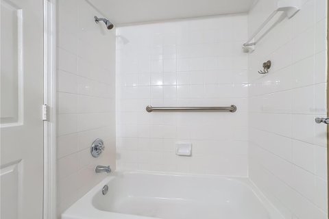 Copropriété à vendre à Bonita Springs, Floride: 2 chambres, 94.11 m2 № 2432729 - photo 25