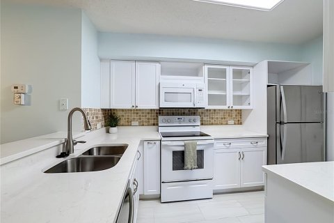 Copropriété à vendre à Bonita Springs, Floride: 2 chambres, 94.11 m2 № 2432729 - photo 5