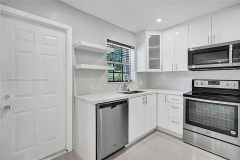 Casa en alquiler en Hollywood, Florida, 3 dormitorios, 134.89 m2 № 1948872 - foto 7